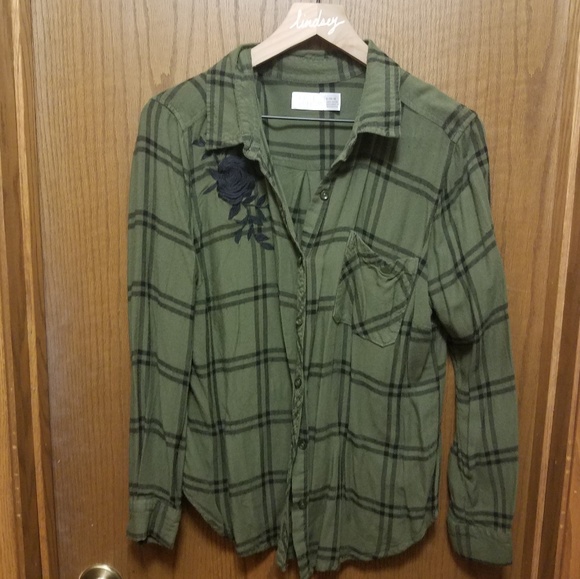 Time and Tru Tops - Button-down- sz L